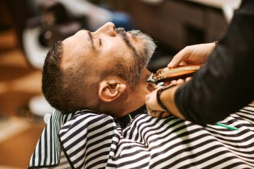 Stratégies pour bronzer avec une peau blanche sans risque de coups de soleil